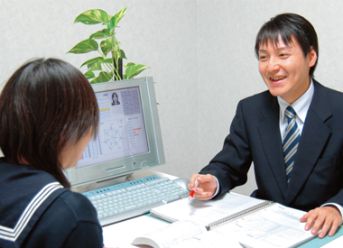 03 プロの受験コンサルタントによる進路指導大学生のアルバイトはいません