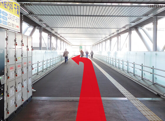 JR千葉駅西改札北口方面へ