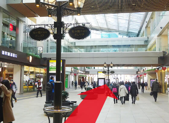 東西連絡通路（杜の陽だまりガレリア）